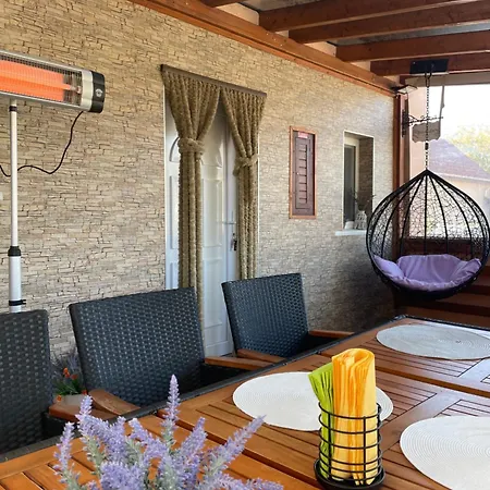 Levendula Vendeghaz Dom wakacyjny Hajdúnánás